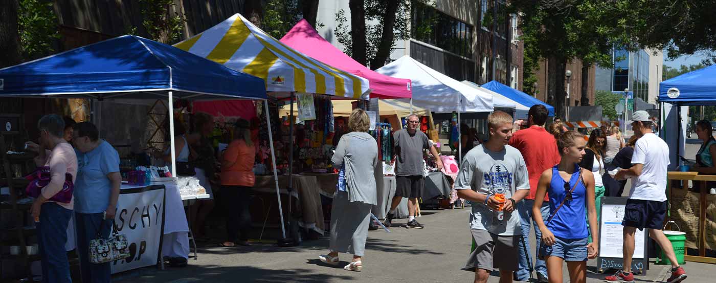 downtown market, people shopping